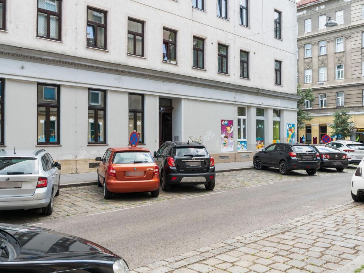 Elegant Apartment In Vienna With Patio Esterno foto